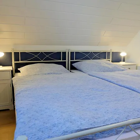 Seeschwalbe - Alte Schmiede Neugarmssiel * Schillig