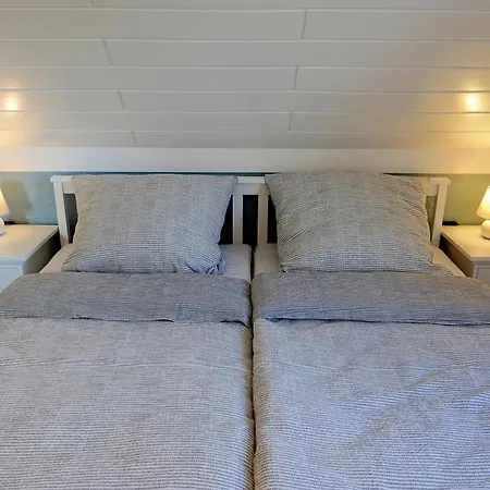 Apartment Seeschwalbe - Alte Schmiede Neugarmssiel Schillig